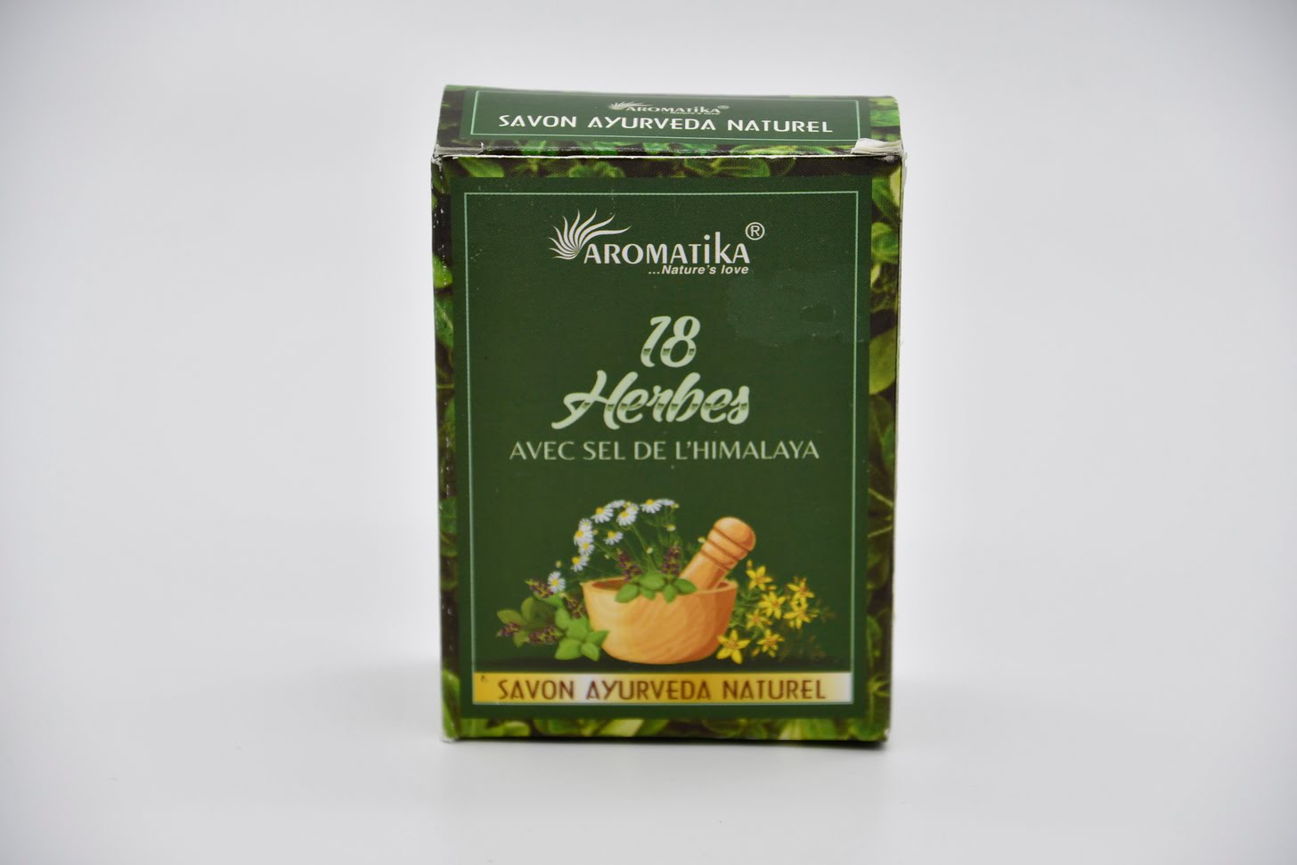 savon ayurveda 18 herbes avec sel de l'Himalaya dans son emballage